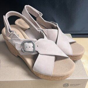 Clarks Sandals Giselle Dove